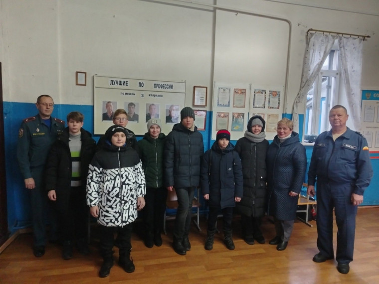 Познавательная экскурсия в пожарно-спасательную часть для учеников 7 «Б» класса.